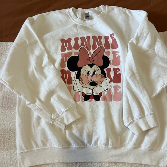 Gildan Heavy Blend White Sweatshirt - Picture 1 of 4